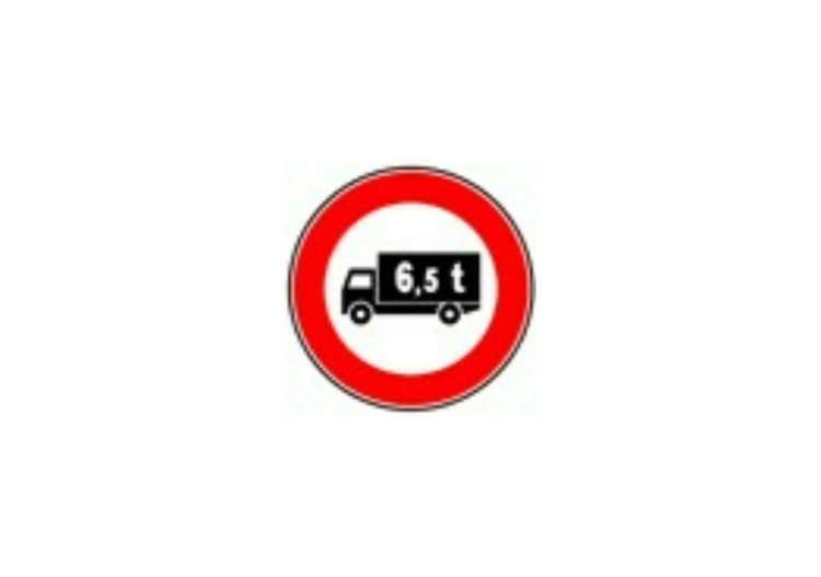 Segnali - Segnaletica Transito vietato ai veicoli di massa... Segnali - Segnaletica Transito vietato ai veicoli di massa...